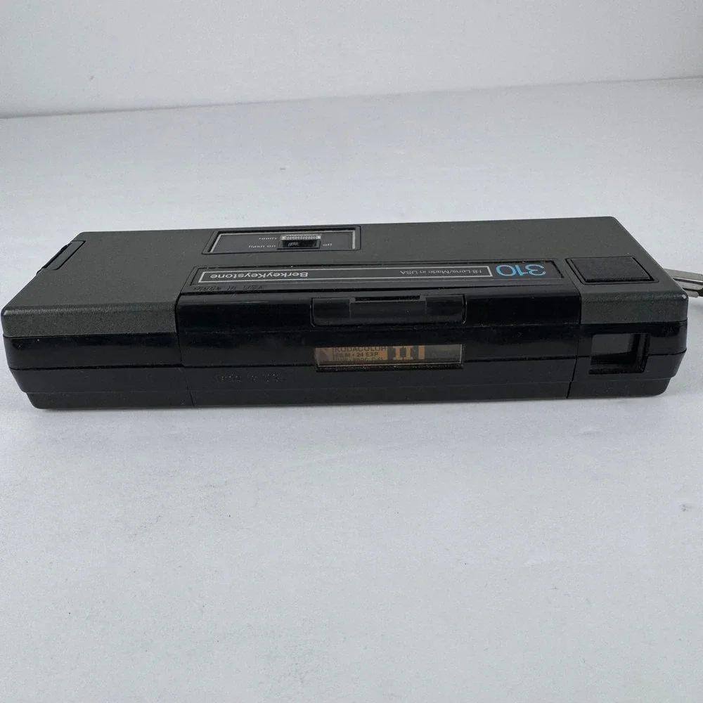 Berkey Keystone 310 Pocket Everflash Camera Black‎ Vintage 110 Film Untested